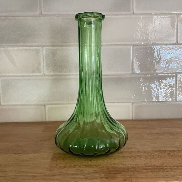 Vintage Green Glass Floral Vase Flared Bottom Home Decor MCM - Picture 2 of 9